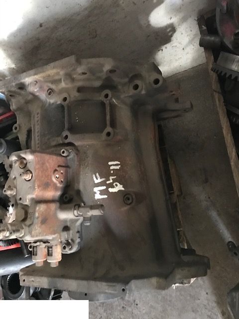 Massey Ferguson 6495 - Dyna 6 - Skrzynia ~ Obudowa