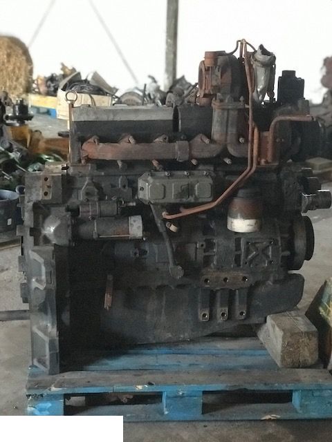 Massey Ferguson 8650 8660 8670 8680 8690 - Silnik [CZĘŚCI]