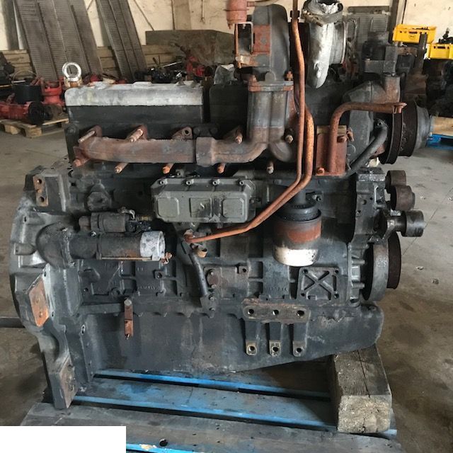 Massey Ferguson 8650 8660 8670 8680 8690 - Silnik [CZĘŚCI]