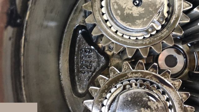 Caterpillar TH - Zwolnica