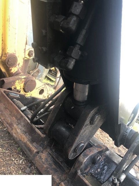 New Holland LM - Siłownik Wychyłu Siłownik Poziomowania Łyźki [CZĘŚCI]