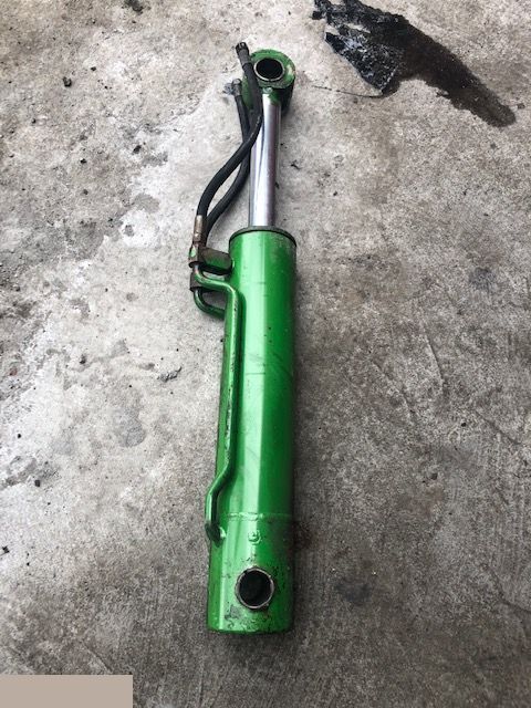 John Deere 4400 Matbro ts 270 - Siłownik Wychyłu Łyźki