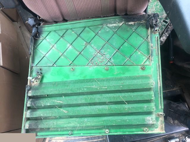 John Deere 6000 - Boczek Maski Prawy Przód