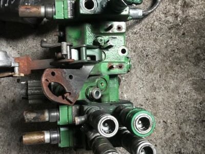 Rozdzielacz John Deere - CZĘŚCI