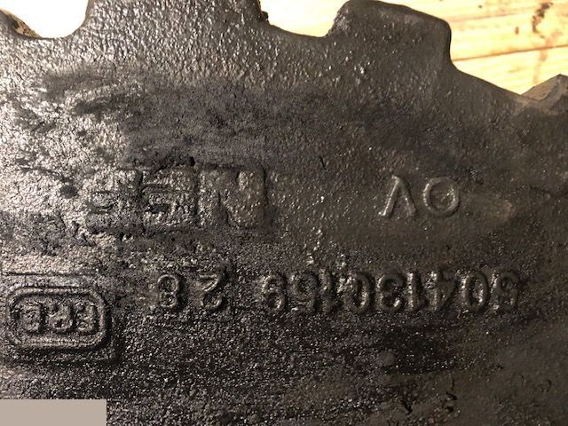 Iveco F4CE04 - Obudowa Koła Zamachowego