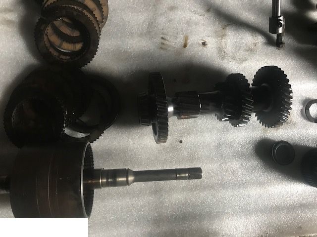 Skrzynia Manitou - Części Com-T4-2012