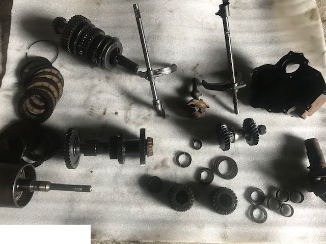 Skrzynia Manitou - Części Com-T4-2012