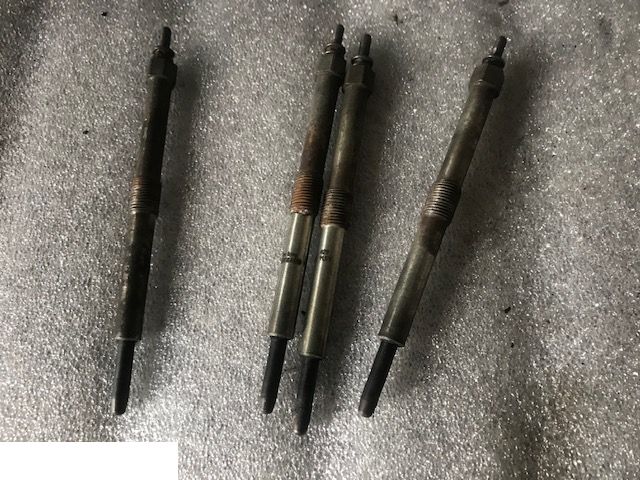 Perkins RG - Świeca Żarowa 2666A016