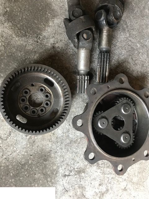 Terex Fermec - Zwolnica Półoś