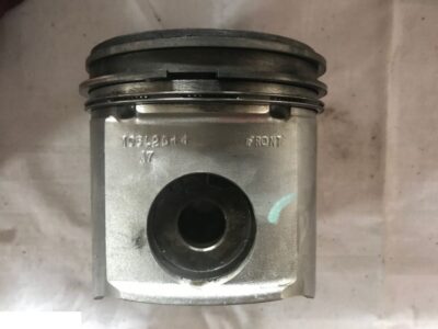 Tłok silnika John Deere 6068 Re15596 , Re19279