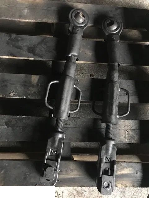 Valtra 800 900 N 91- Wieszaki / Ramion CAT 2