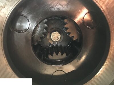 Valtra 800 - Zwolnica Tylna