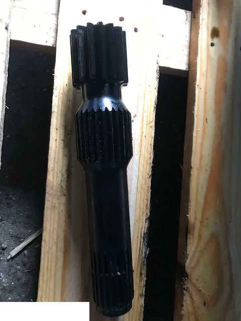 Valtra 800 - Zwolnica Tylna