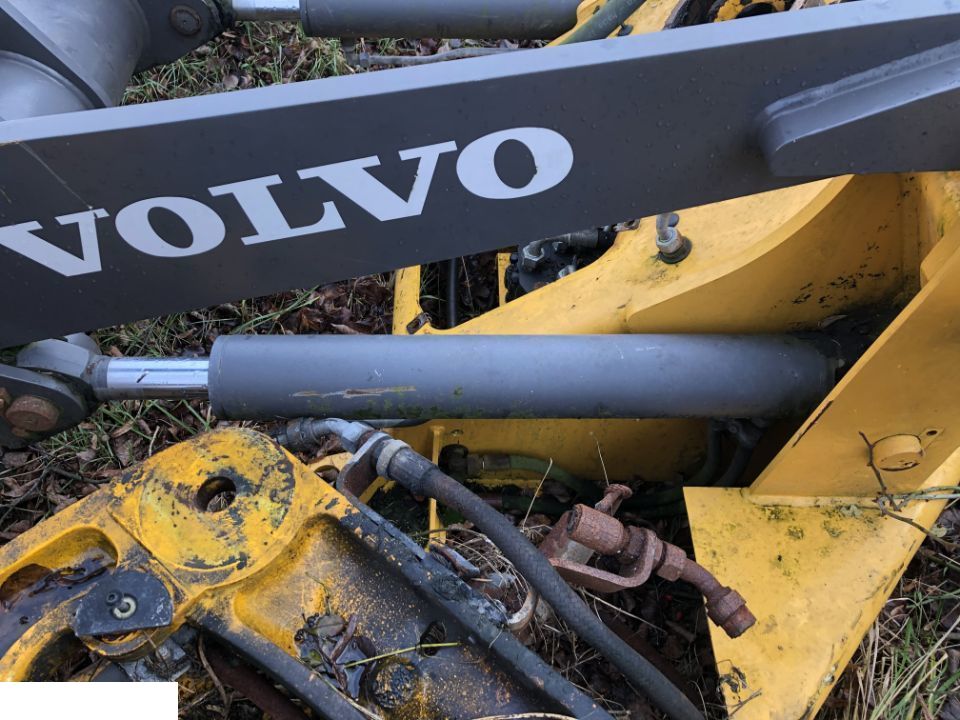 VOLVO L35 Siłownik Do Podnoszenia Ramienia Ładowarki Ramię