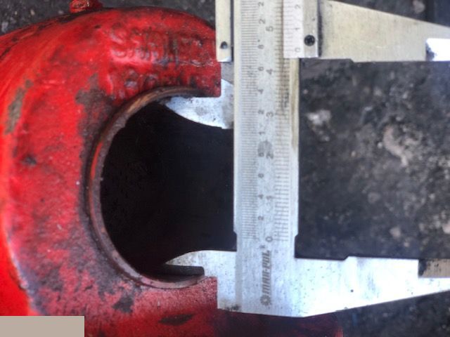 Manitou 524 - Siłownik Wychyłu Łyźki