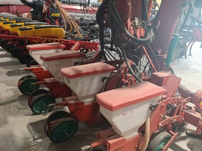 Siewnik do kukurydzy Accord Optima 8 rzędów talerzowy