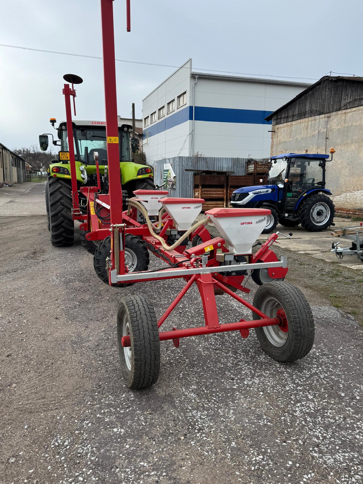 Siewnik do kukurydzy, słonecznika z dyni Kverneland e-drive 4 rzędy