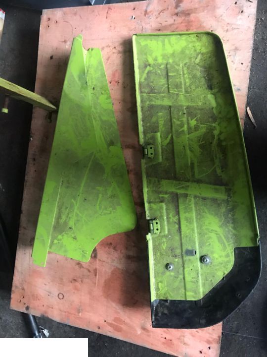 Boczek Maski - Claas Axion