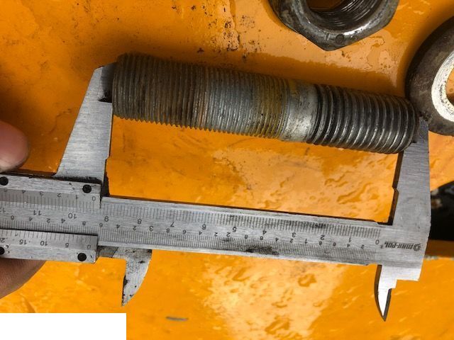 Carraro - Szpilki [Komplet] M20