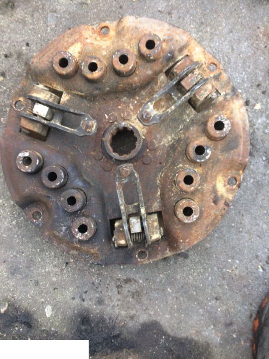 CASE - Docisk Sprzęgła