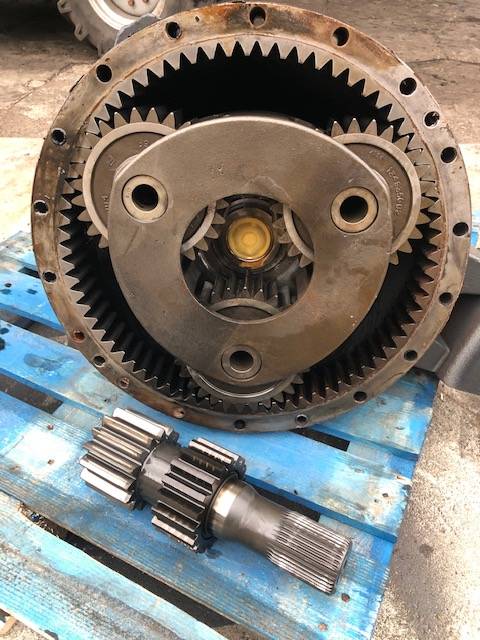 Case MX Magnum - Zwolnica Tylna