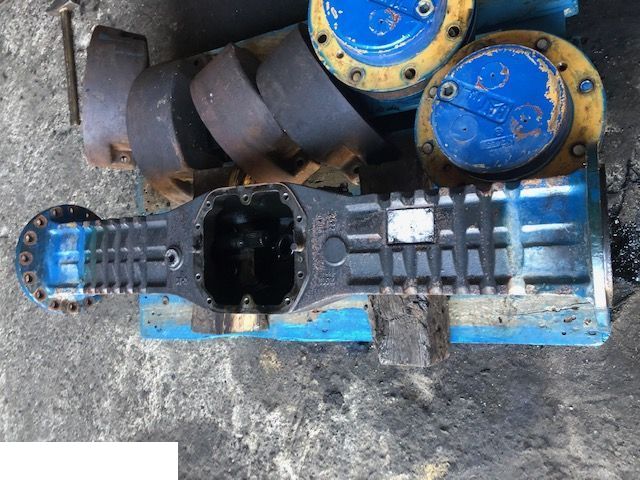 Caterpillar 906 - Obudowa Mostu