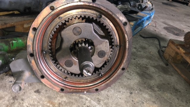 Claas Ares 617 | Claas Ares 657 - Zwolnica - Zwrotnica - Półoś - Skrzynia - Silnik - Siłowniki