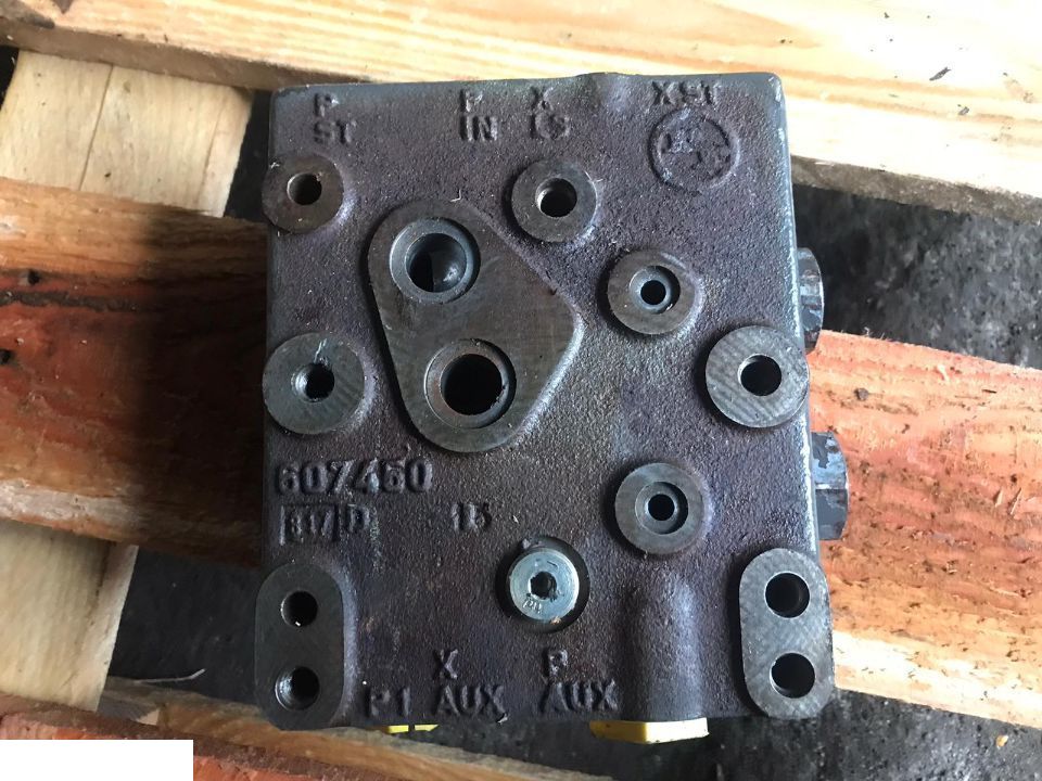 Claas Arion - Blok Zaworowy