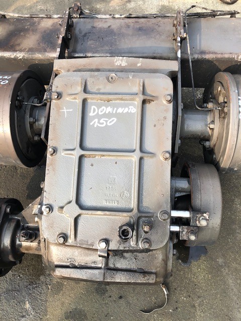 Claas Dominator 150 - Skrzynia Biegów Pokrywa