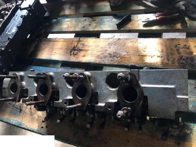 Deutz bf4m2012 - Głowica