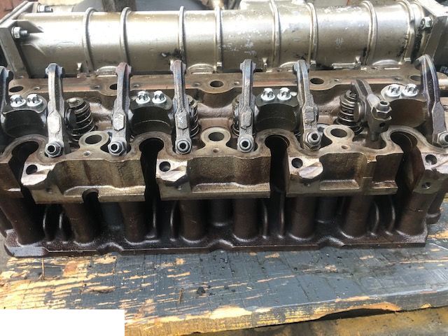 Deutz f4l1011 - CZĘŚCI Głowica Wtryski