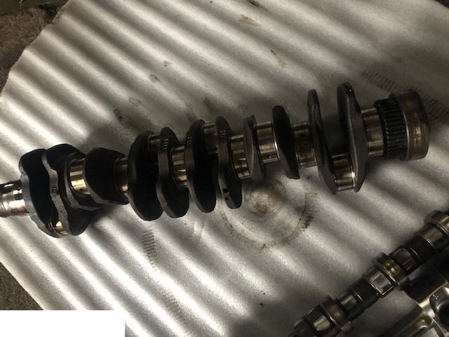 Deutz TCD2012L064V - Wał Korbowy 04502707