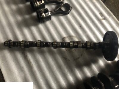 Deutz TCD 2012 L06 4V - Wałek Rozrządu