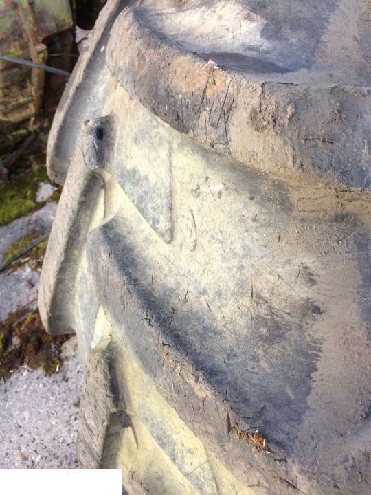 FELGA DW 16x28 John Deere , OPONA MICHELIN 16.9 R 28
