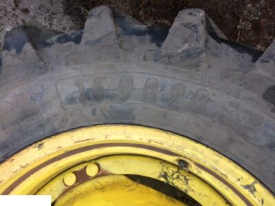 FELGA DW 16x28 John Deere , OPONA MICHELIN 16.9 R 28