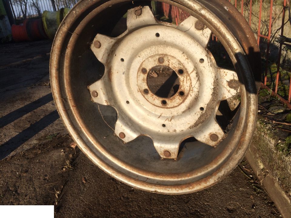 Felga W15Lx38 ZETOR C-385 URSUS PRONAR tylne