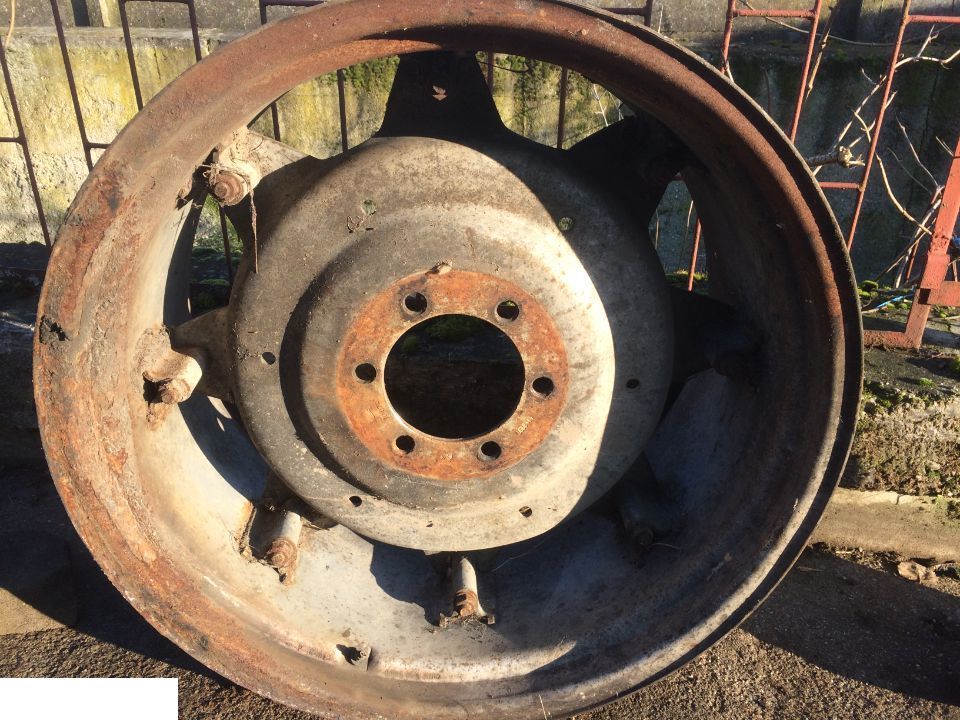 Felga W15Lx38 ZETOR C-385 URSUS PRONAR tylne