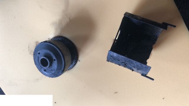 Fendt - Kosz Sprzęgłowy Przedniego Napędu