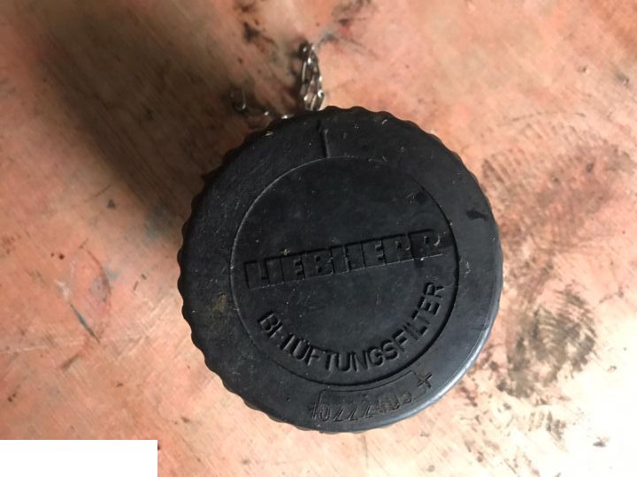 Filtr odpowietrzający 10222405 LIEBHERR