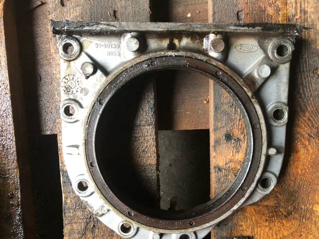 Ford TW Ford fonn-6015-DA - Obudowa Rozrządu