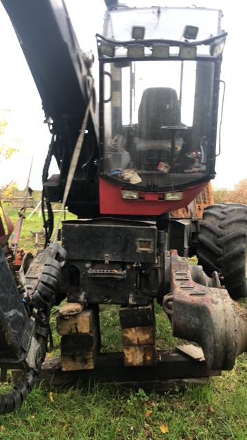 Harwester Valmet 911 Komatsu - Kabina