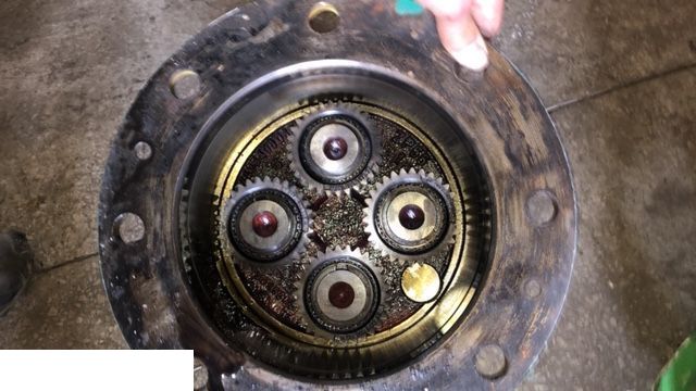 John Deere 3220 - Półoś