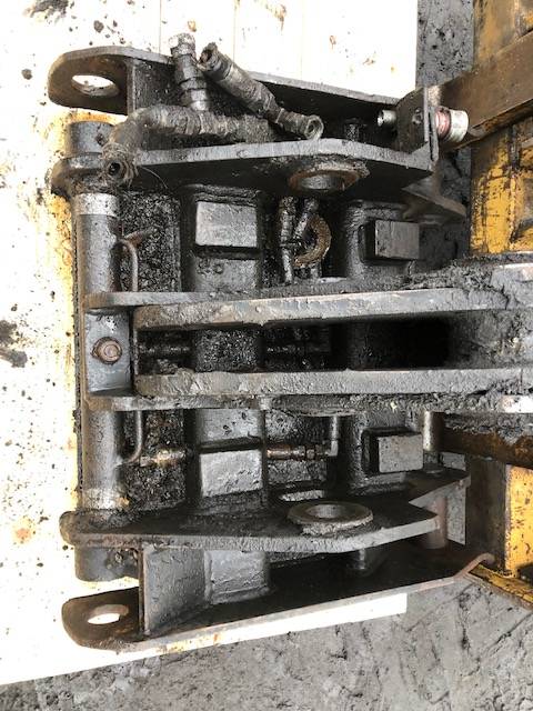 John Deere 3420 - Szybkozłącze Karetka