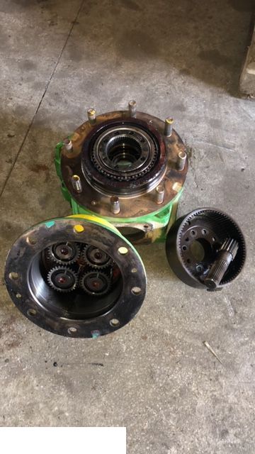 John Deere 6510 - Piasta