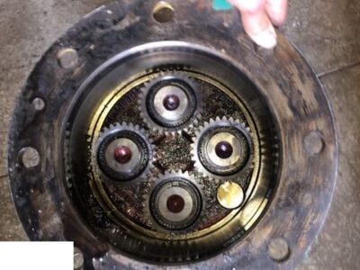 John Deere 6910 - Piasta