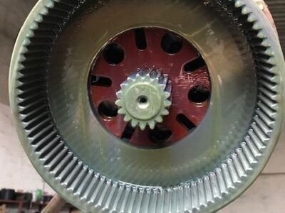 John Deere 7330 | 7530 | 7420 |7430|7520 | 7320 | 7520 - Atak Zwolnica Przystawka Przedniego Napędu