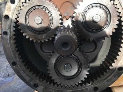 John Deere 7710 | 7700 | 7800 | 7810 - Zwolnica - Tylna Tarcz Hamulcowa - Obudowa Mostu - Zwrotnica