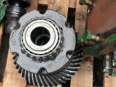 John Deere 7710 | 7700 | 7800 | 7810 - Zwolnica - Tylna Tarcz Hamulcowa - Obudowa Mostu - Zwrotnica