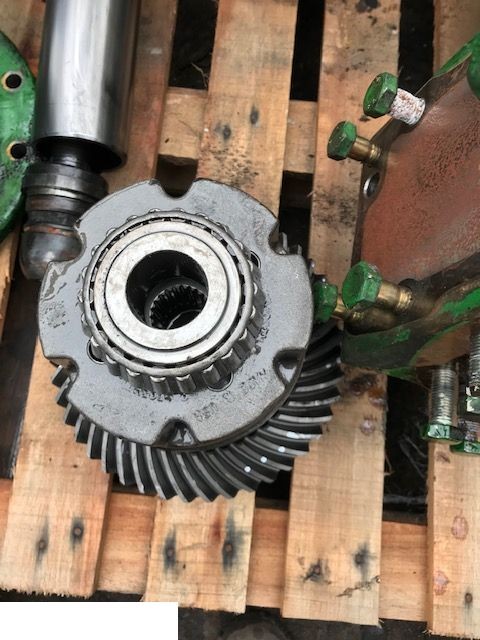 John Deere 7710 | 7700 | 7800 | 7810 - Zwolnica - Tylna Tarcz Hamulcowa - Obudowa Mostu - Zwrotnica