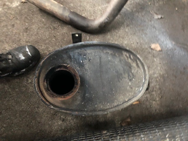 John Deere Tłumik - 6100 | 6200 | 6300 | 6400